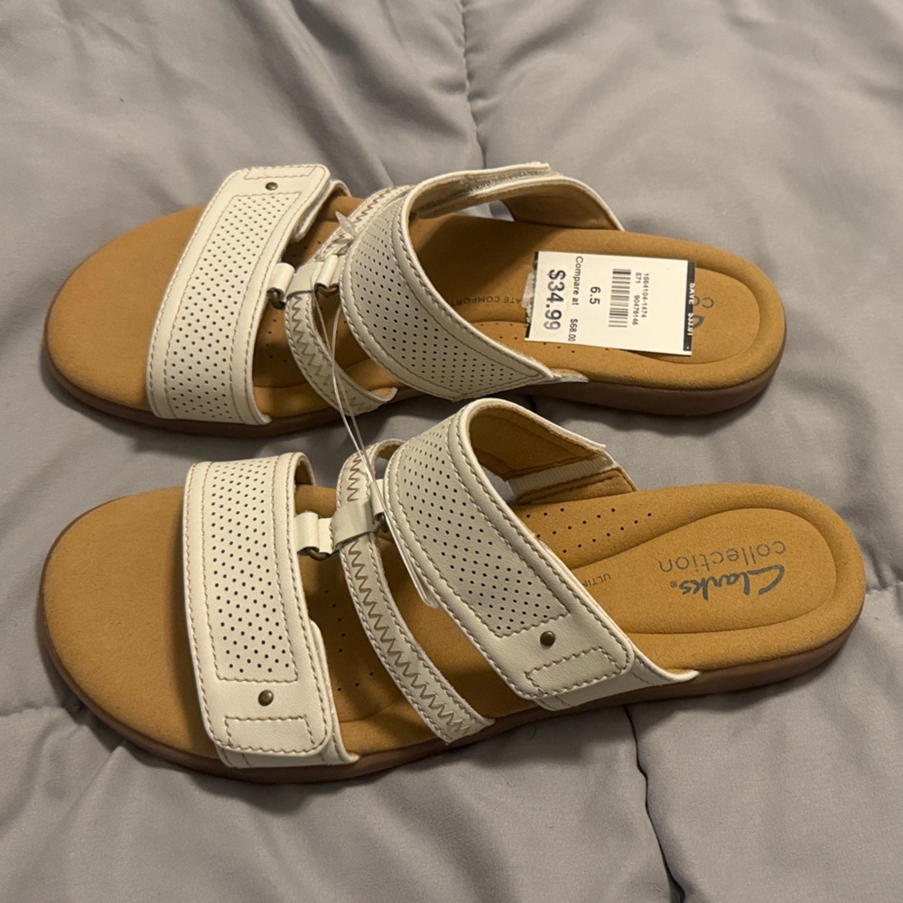NWT Clarks Women's Cream summer Sandals size 6 available